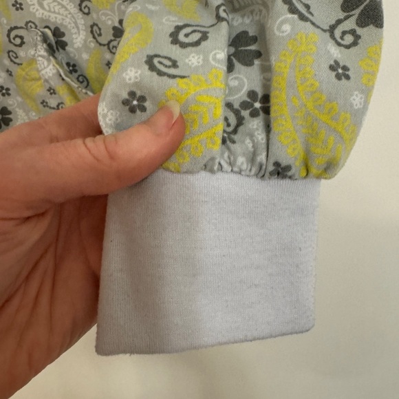 Green town small women’s scrub jacket with pockets - Picture 6 of 8